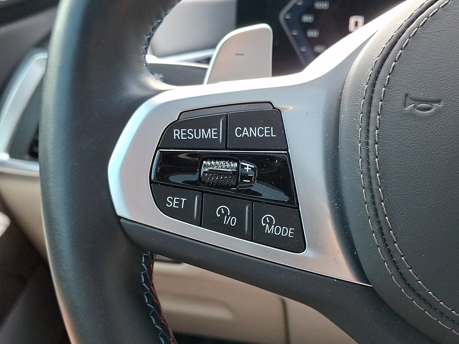 Used 2025 BMW X7 M60i AWD/4WD image 23