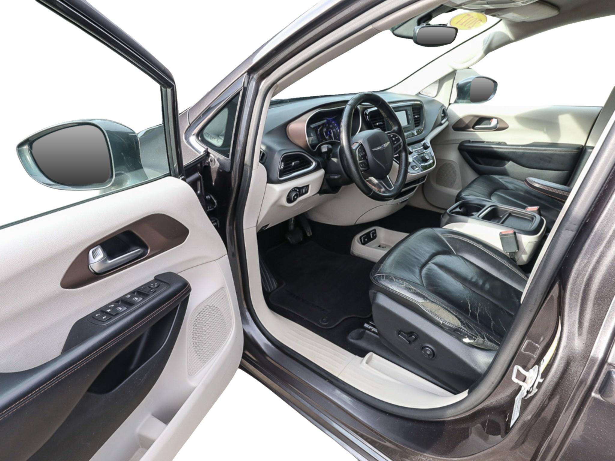 Used 2017 Chrysler Pacifica Touring-L FWD image 11