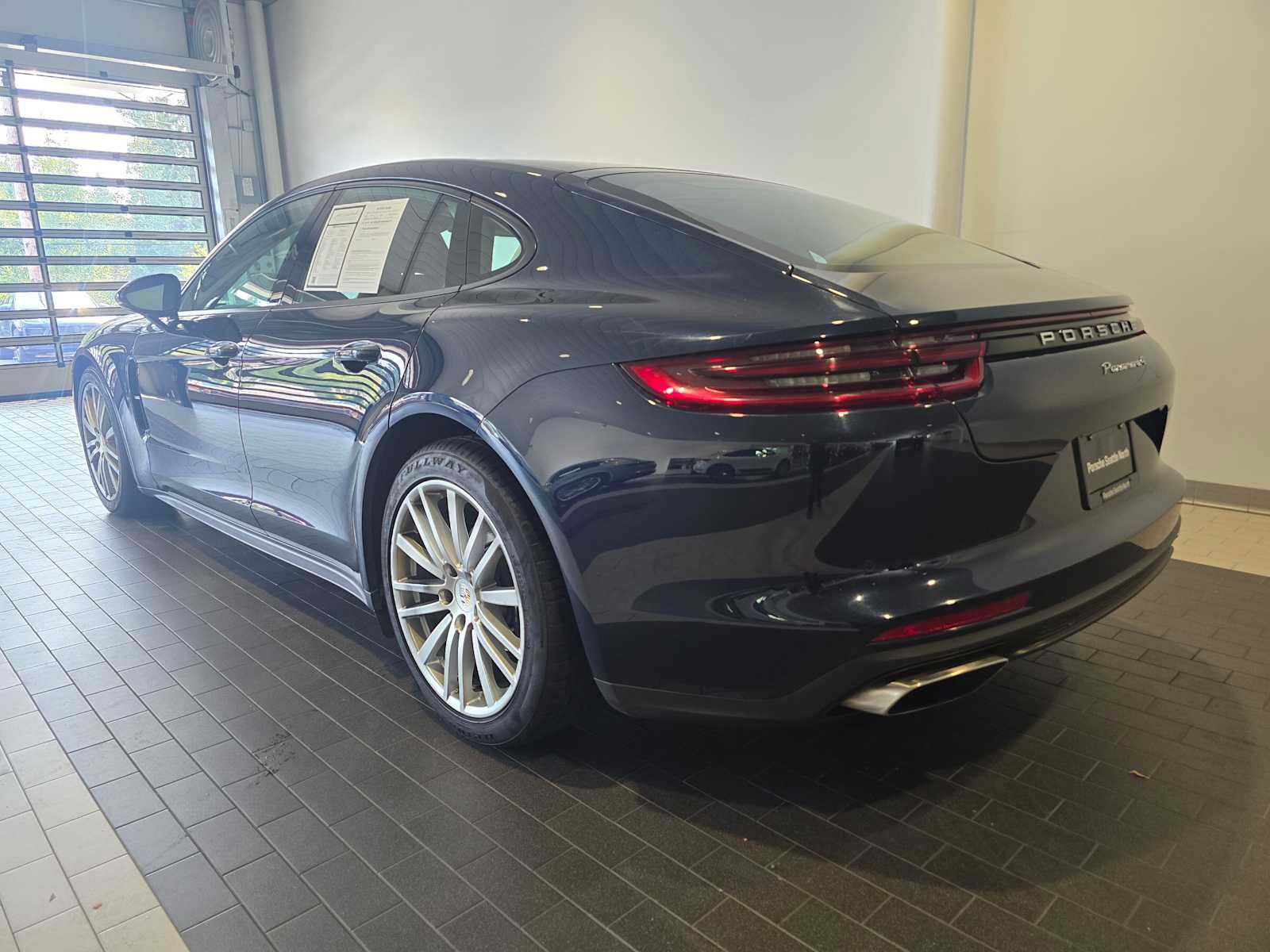 Used 2020 Porsche Panamera 4 AWD/4WD image 3