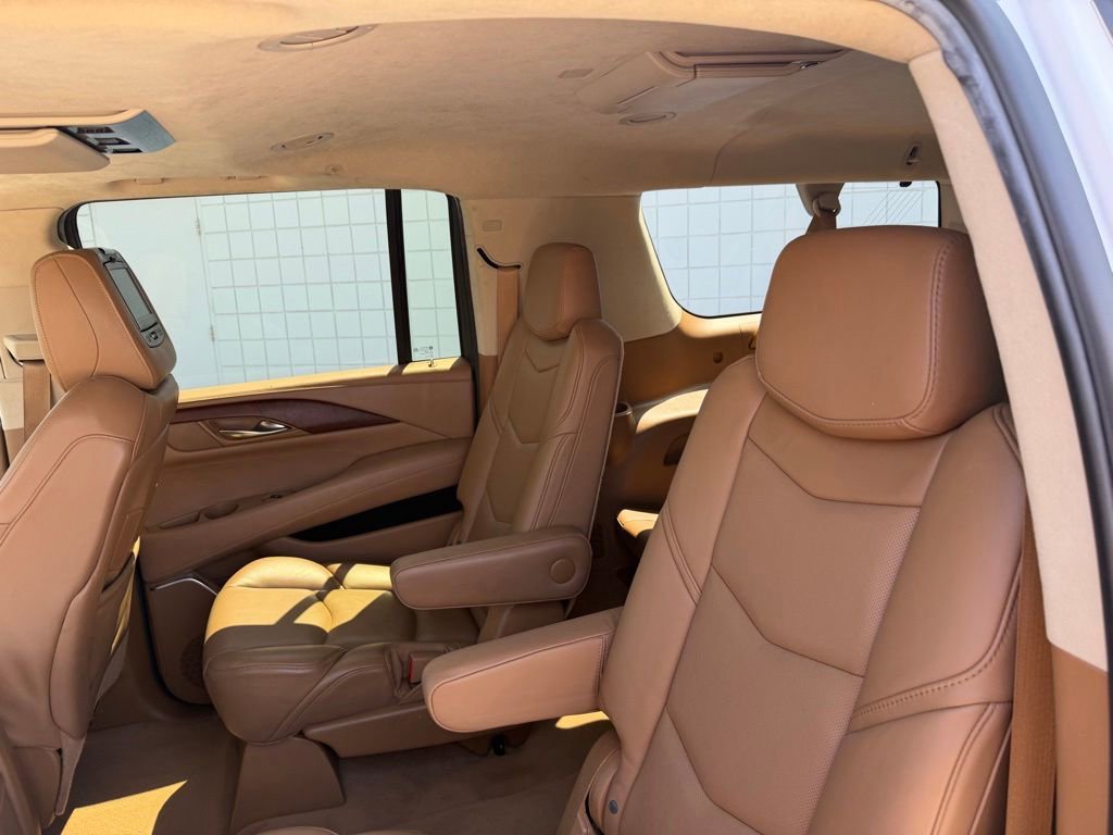 Used 2016 Cadillac Escalade ESV Platinum AWD/4WD image 18