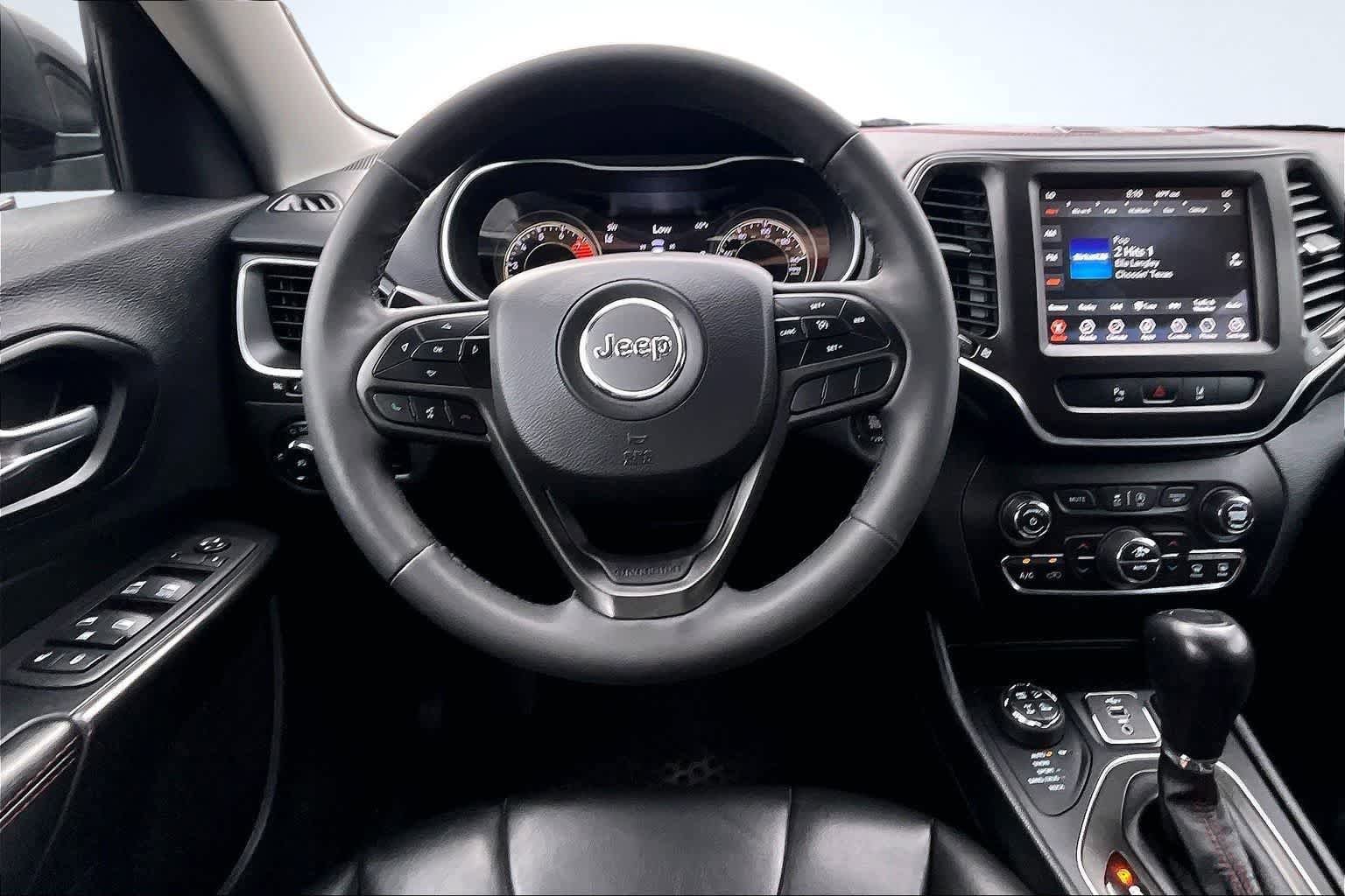 Used 2022 Jeep Cherokee Trailhawk image 15