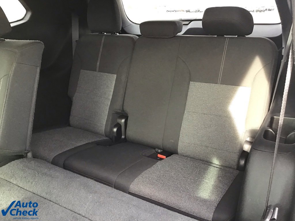 Used 2025 GMC Acadia Elevation image 13