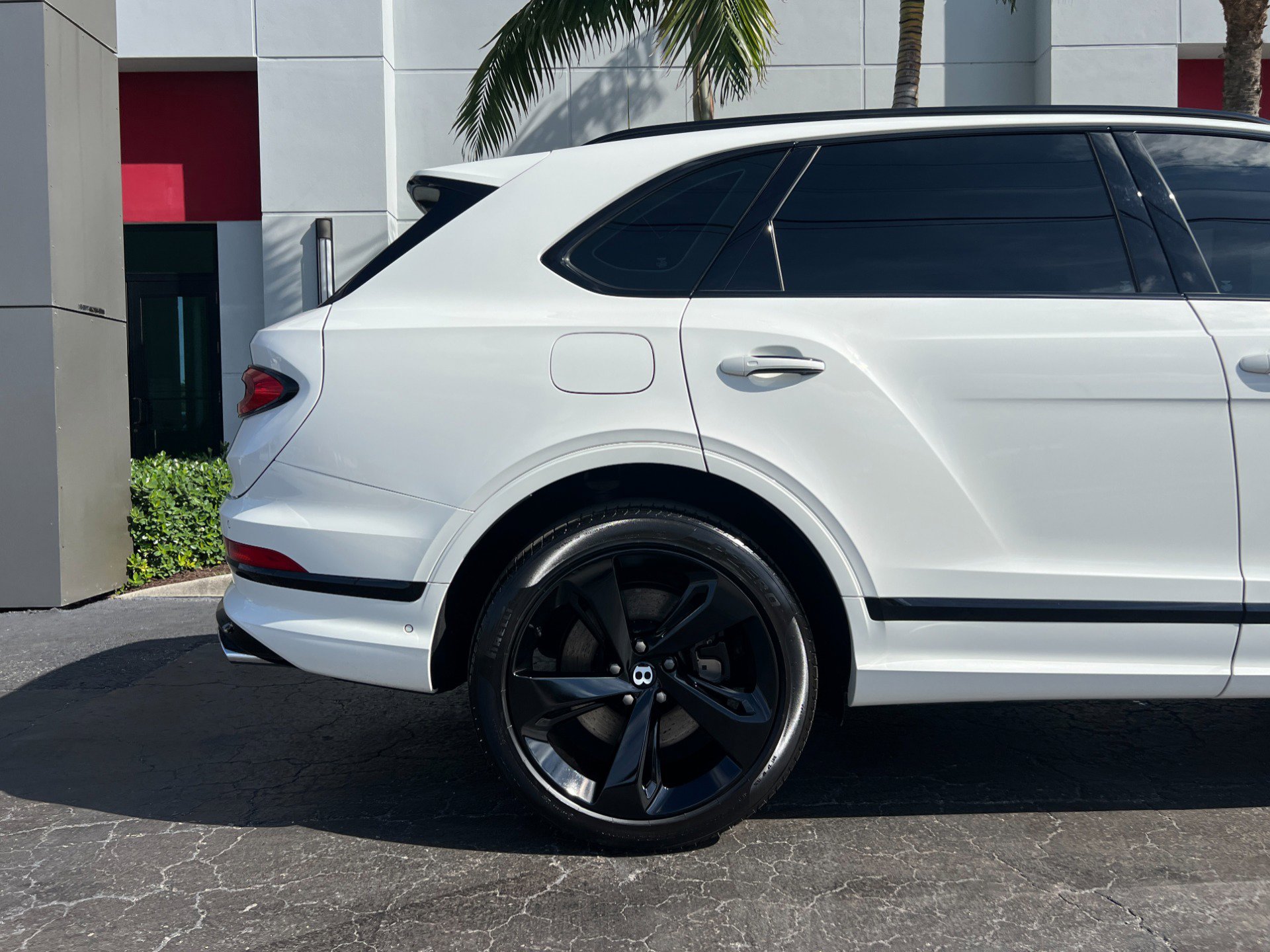 Used 2021 Bentley Bentayga image 7