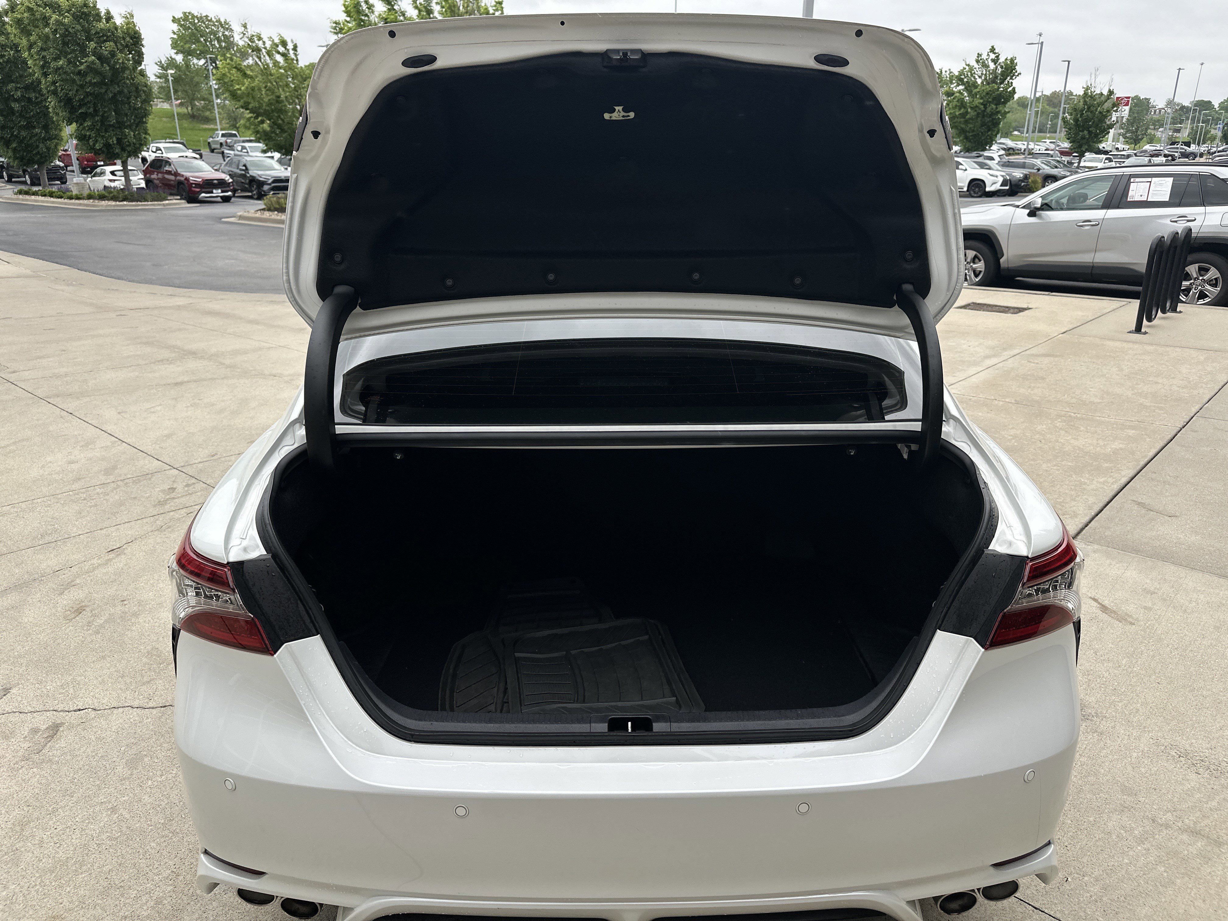 Used 2023 Toyota Camry XSE w/ Navigation Package FWD image 29