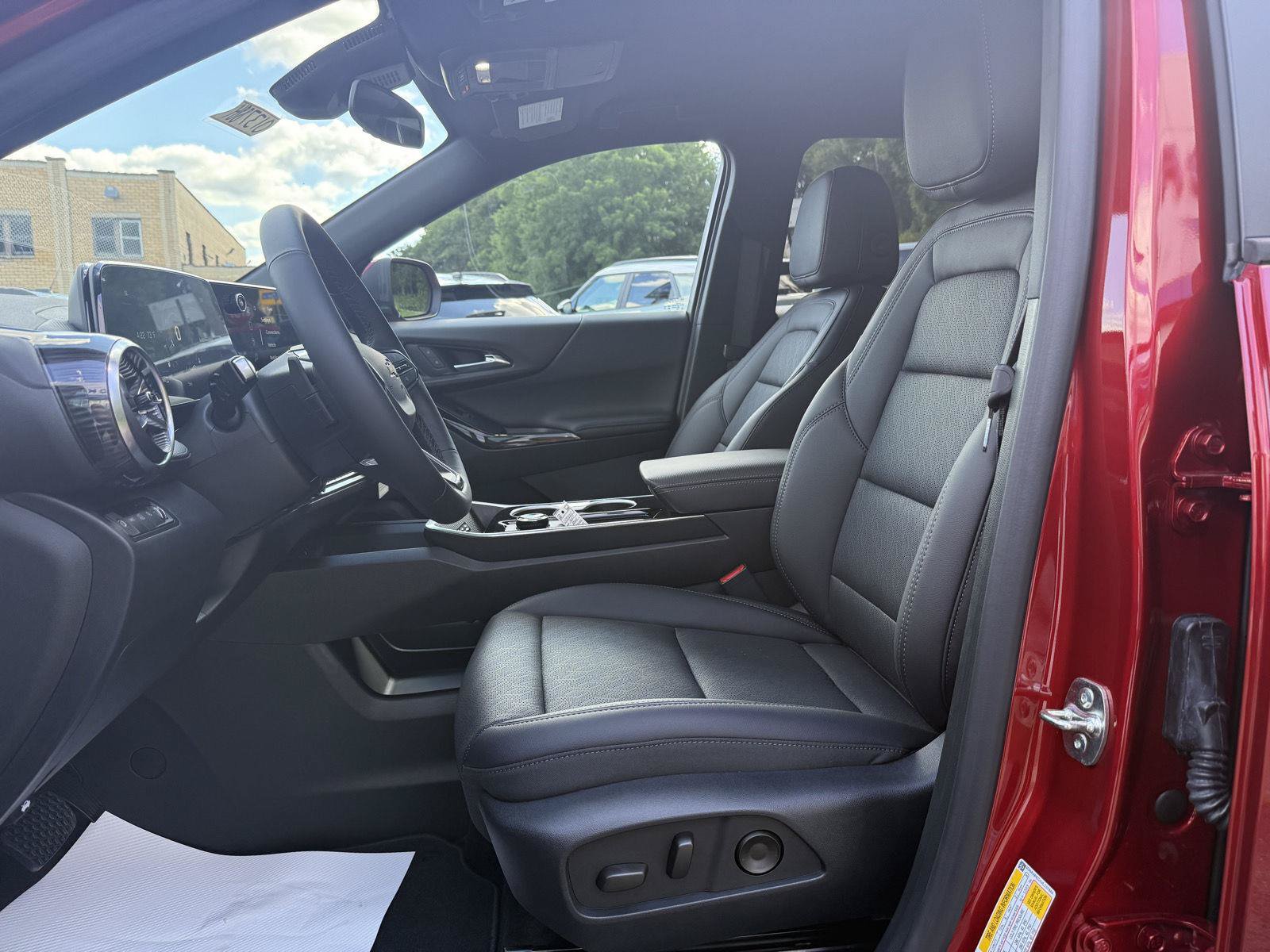 New 2027 Chevrolet Equinox LT w/ Convenience Package II AWD/4WD image 9