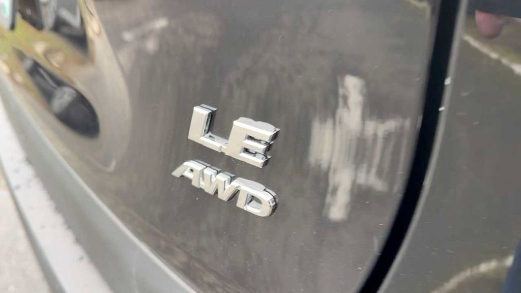 Used 2022 Toyota RAV4 LE image 7