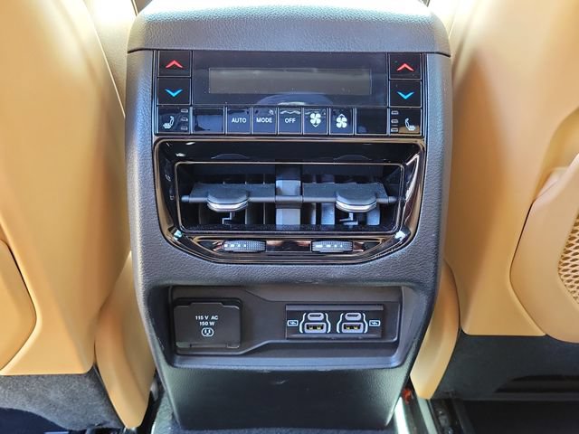 Used 2025 Jeep Grand Cherokee Summit w/ Adv Protech Group IV AWD/4WD image 13