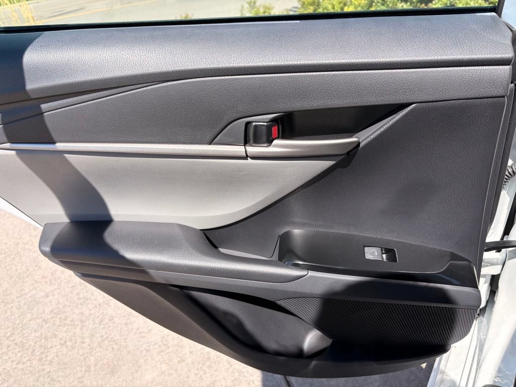 Used 2026 Toyota Camry SE FWD image 25