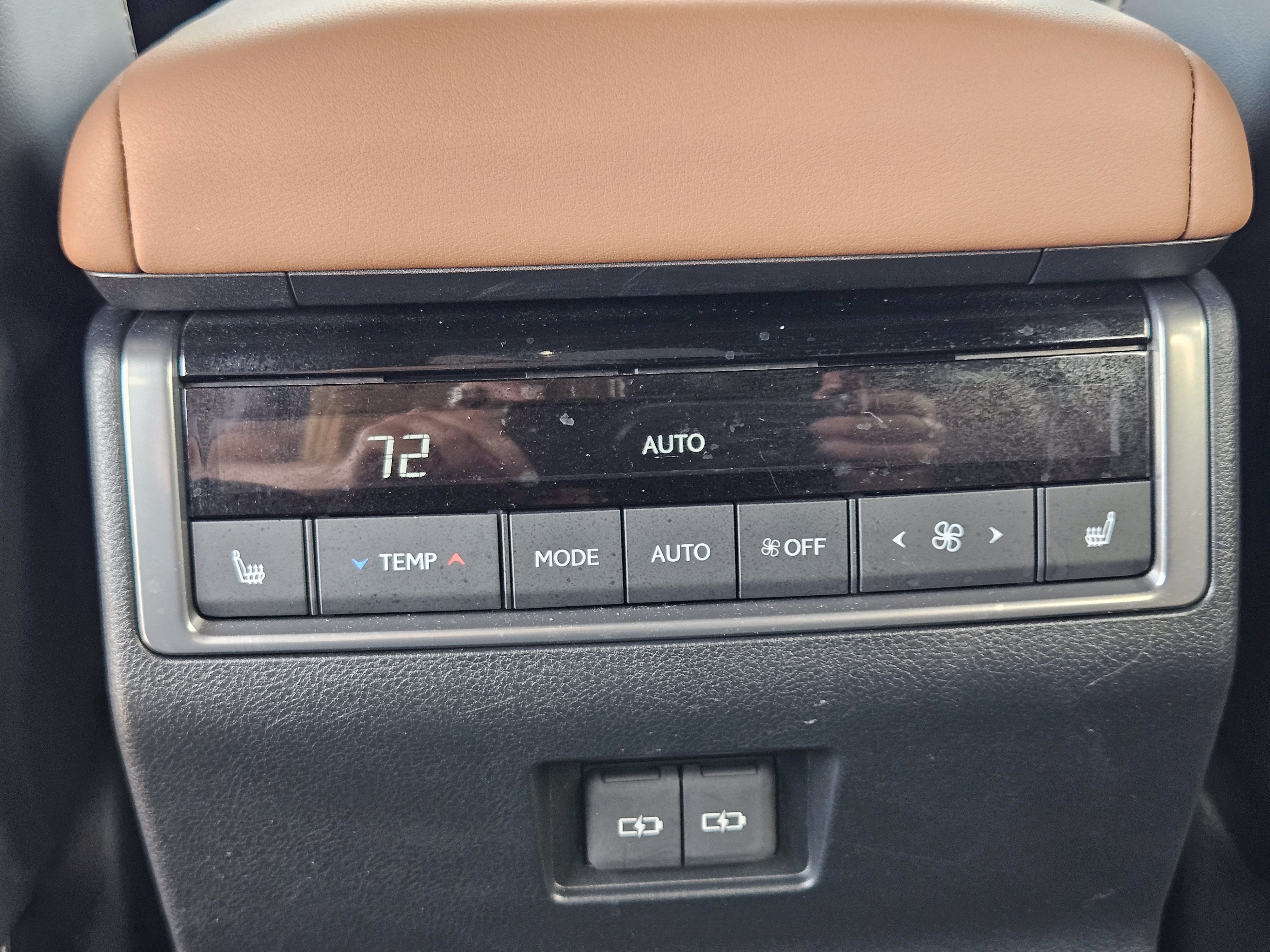 Used 2025 Lexus GX 550 w/ Accessory Package (2T) AWD/4WD image 32