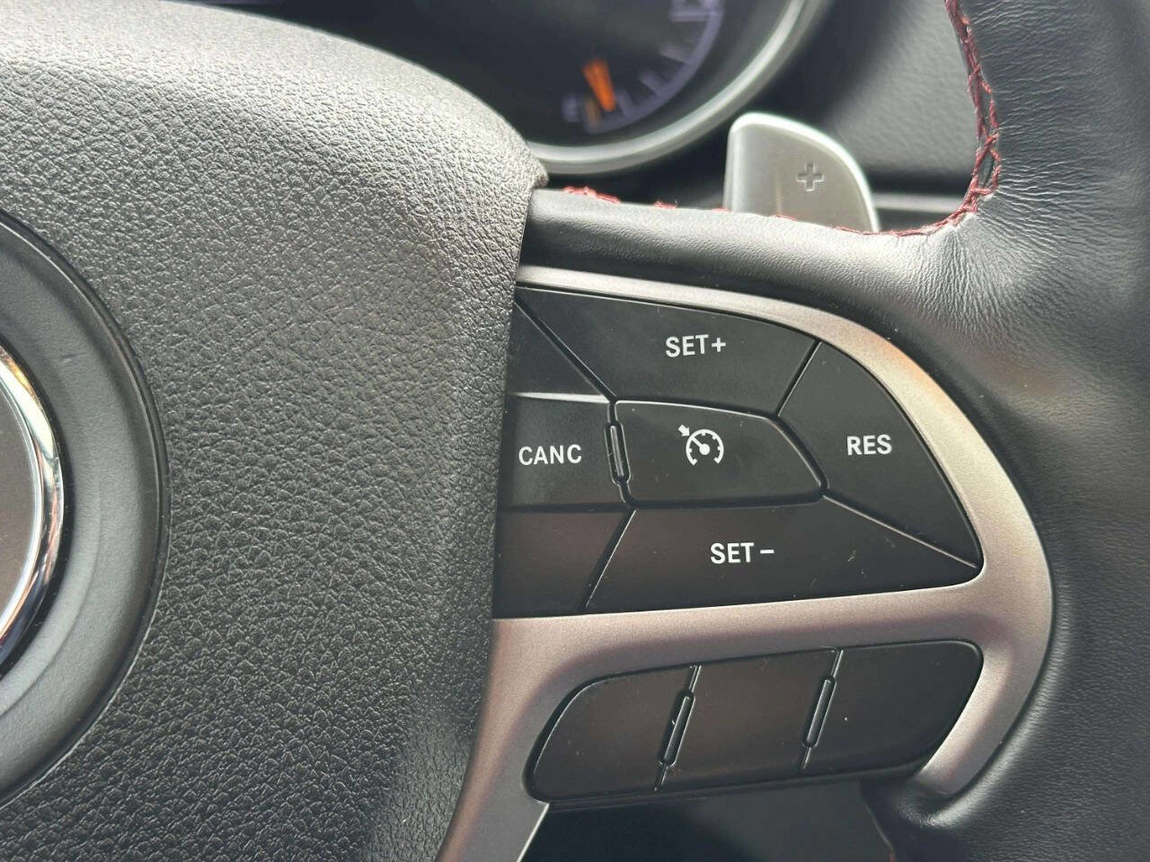 Used 2018 Jeep Grand Cherokee Trailhawk w/ Trailhawk Luxury Group AWD/4WD image 30