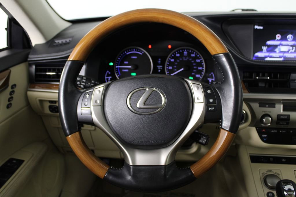 Used 2014 Lexus ES 300h w/ Luxury Package w/Bamboo Trim image 20