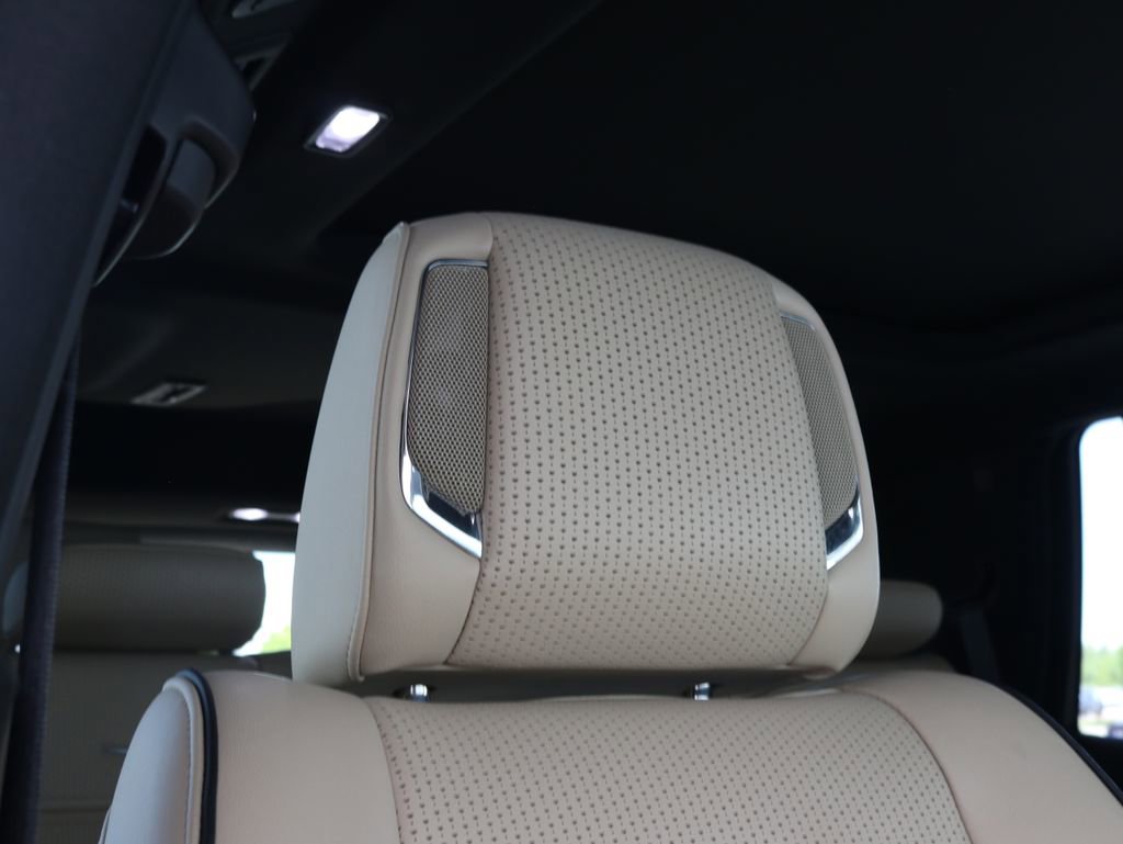 Used 2024 Cadillac Escalade Premium Luxury AWD/4WD image 47