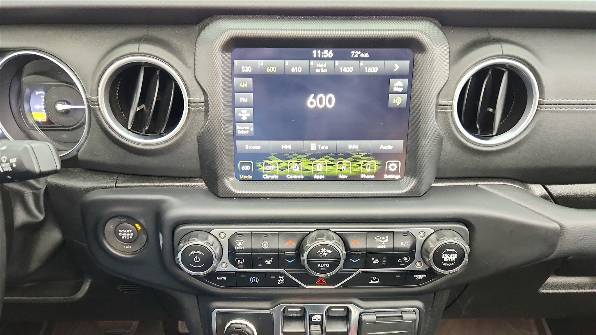 Used 2023 Jeep Wrangler Unlimited Sahara w/ Cold Weather Group AWD/4WD image 30