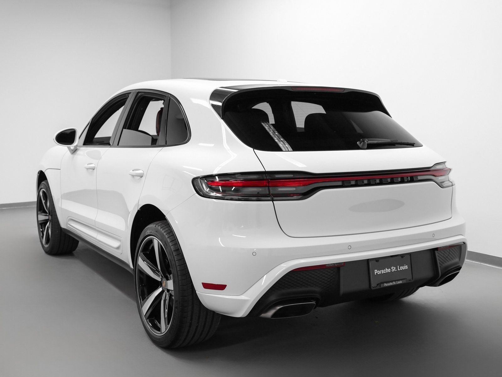 New 2026 Porsche Macan image 3