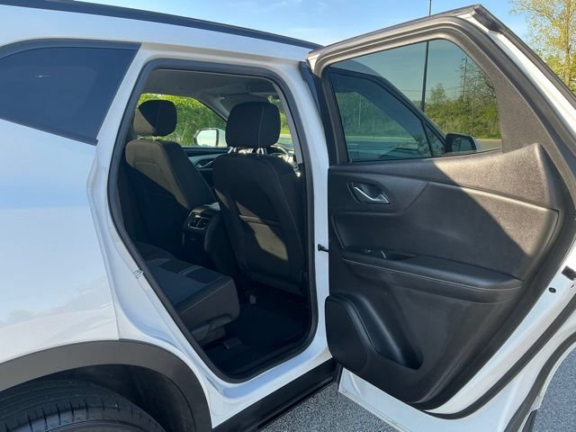 Used 2024 Chevrolet Blazer LT w/ Convenience Package FWD image 18