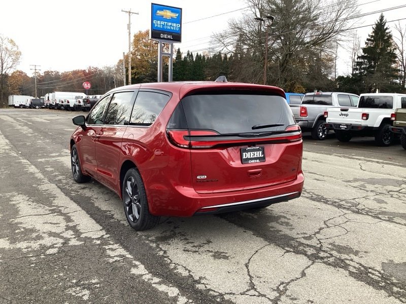 New 2026 Chrysler Pacifica Select image 5