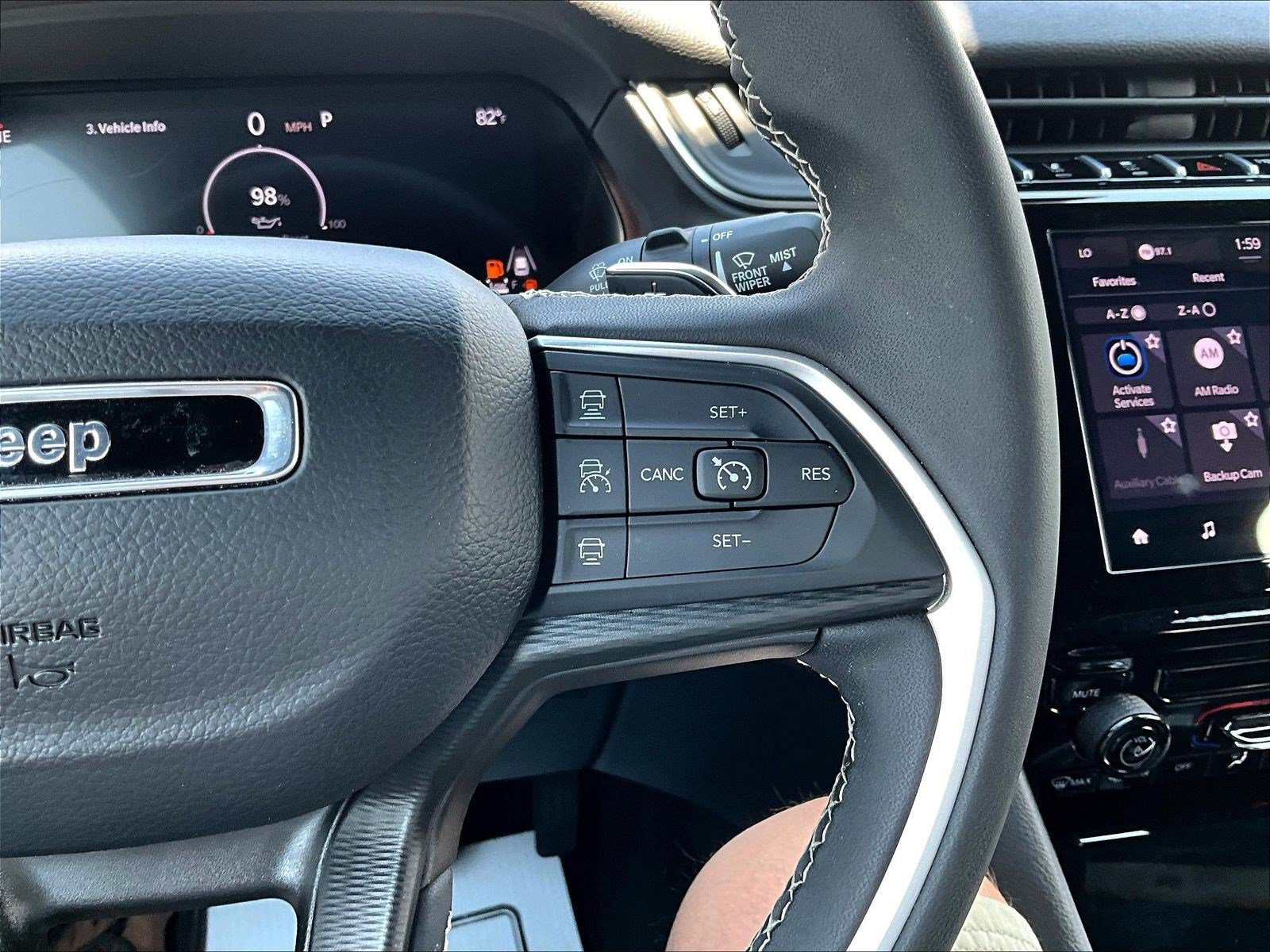Used 2024 Jeep Grand Cherokee Laredo AWD/4WD image 12