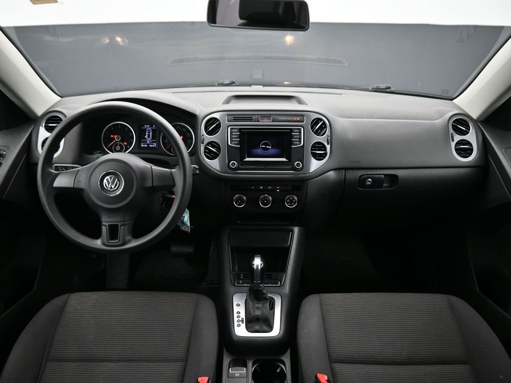 Used 2017 Volkswagen Tiguan Limited w/ Alloy Wheels Package image 12