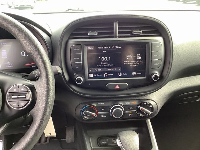 Used 2024 Kia Soul LX w/ Option Group 015 FWD image 17