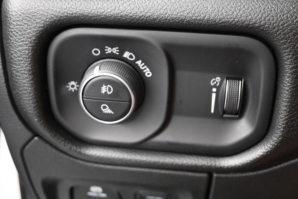 New 2026 RAM 1500 Express AWD/4WD image 27