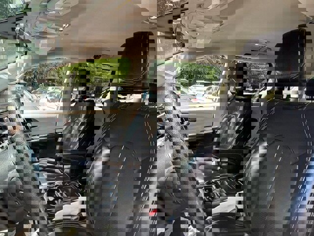 Used 2020 Chrysler Voyager Lxi image 10