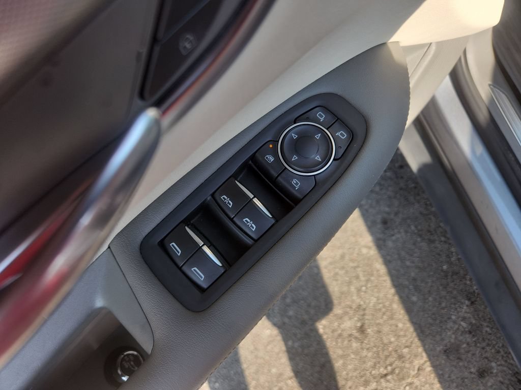 Used 2021 Cadillac XT5 Premium Luxury w/ LPO, Floor Liner Package FWD image 13