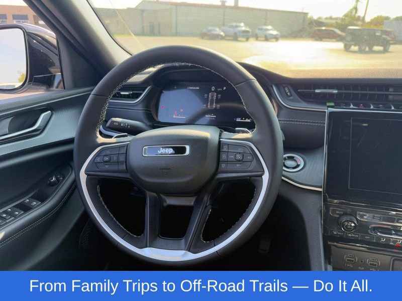 New 2025 Jeep Grand Cherokee Altitude image 7