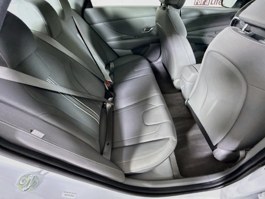 Certified 2025 Hyundai Elantra Sport FWD image 29