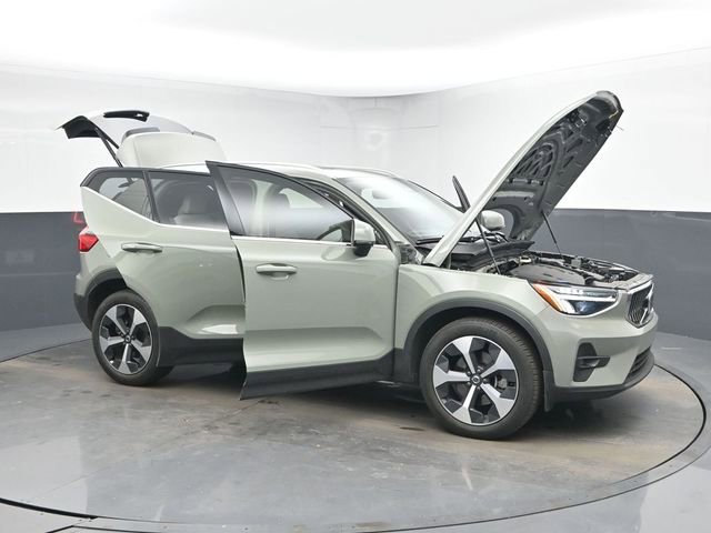 Used 2023 Volvo XC40 B5 Plus w/ Protection Package Premier image 50