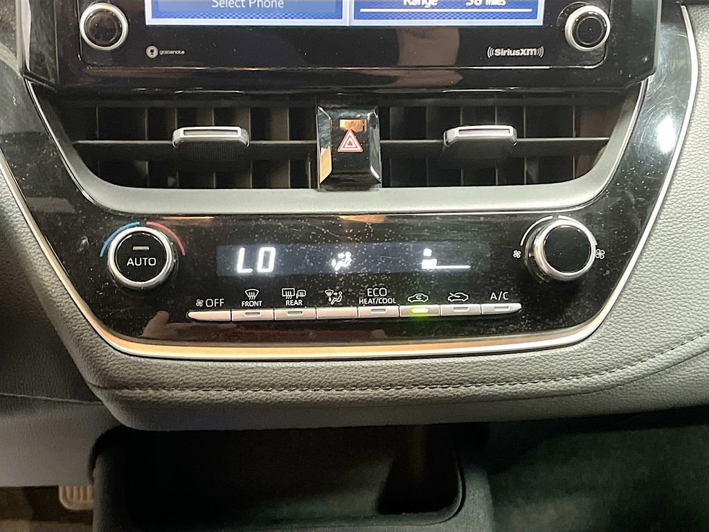 Used 2022 Toyota Corolla SE w/ Carpet Mat Package (TMS) image 16