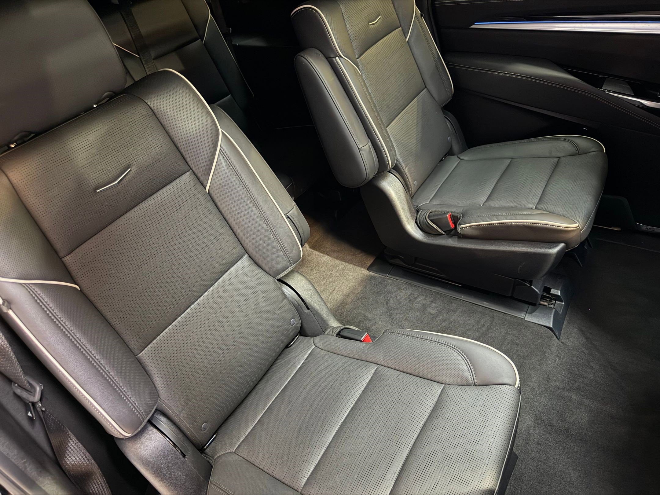 Used 2025 Cadillac Escalade ESV Sport AWD/4WD image 57