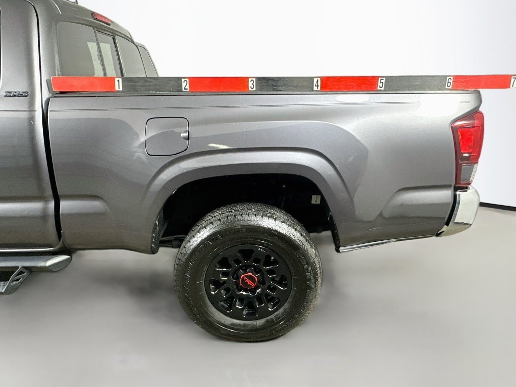 Used 2022 Toyota Tacoma SR5 RWD image 38