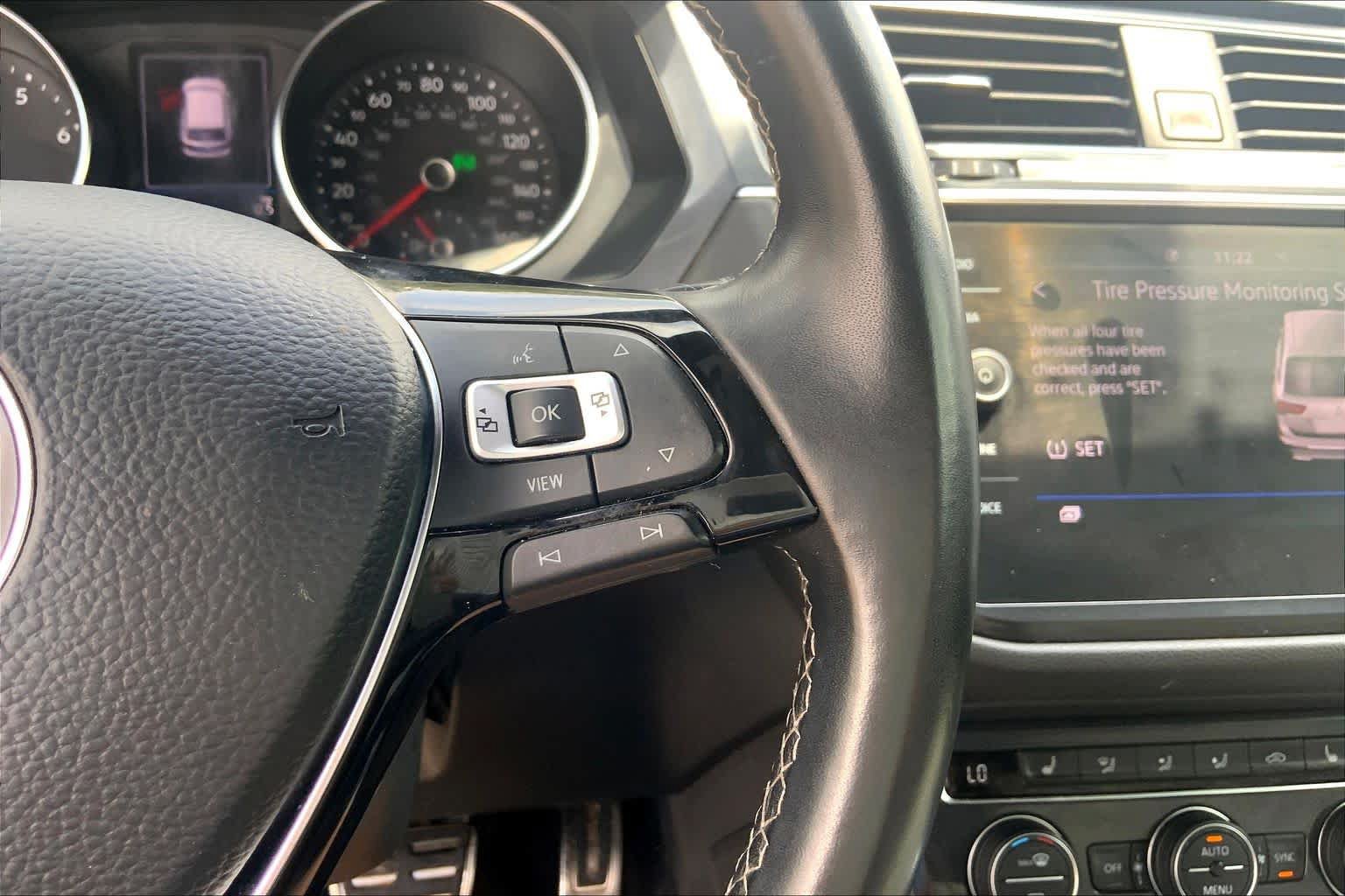 Used 2021 Volkswagen Tiguan SE R-Line FWD image 24