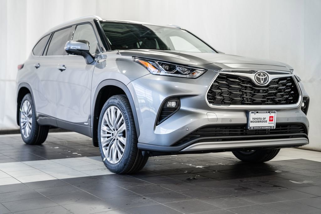 New 2026 Toyota Highlander Platinum image 1