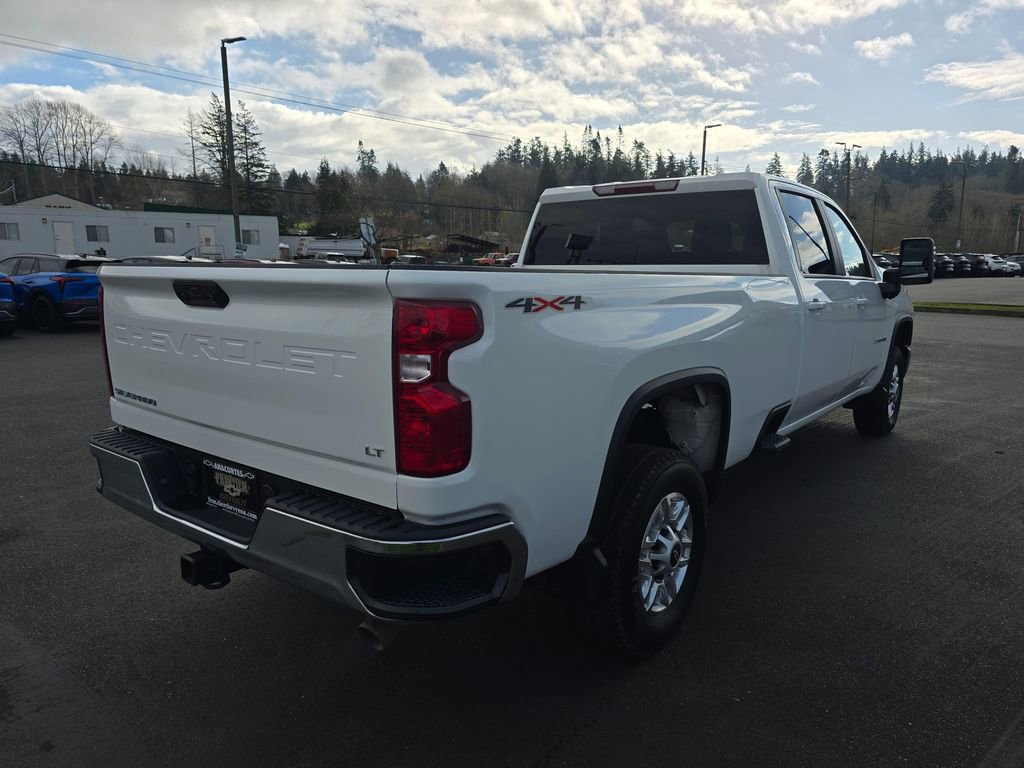 Used 2025 Chevrolet Silverado 2500 LT w/ Convenience Package AWD/4WD image 3