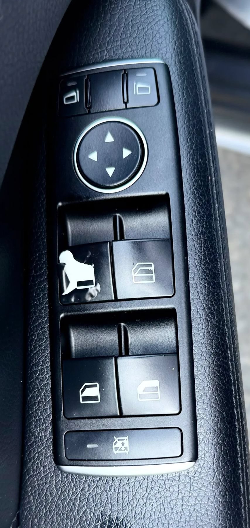 Used 2014 Mercedes-Benz E 350 4MATIC Sedan image 26