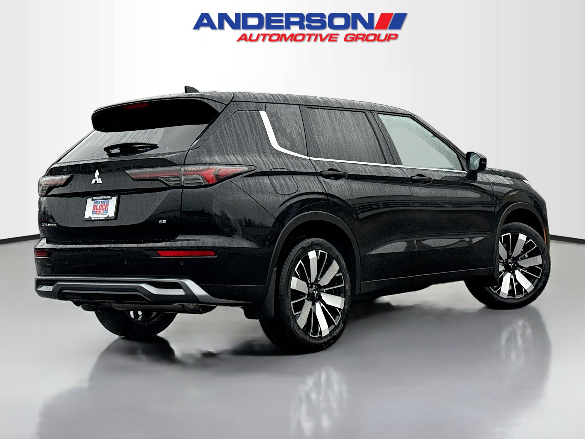 New 2026 Mitsubishi Outlander SE FWD image 2