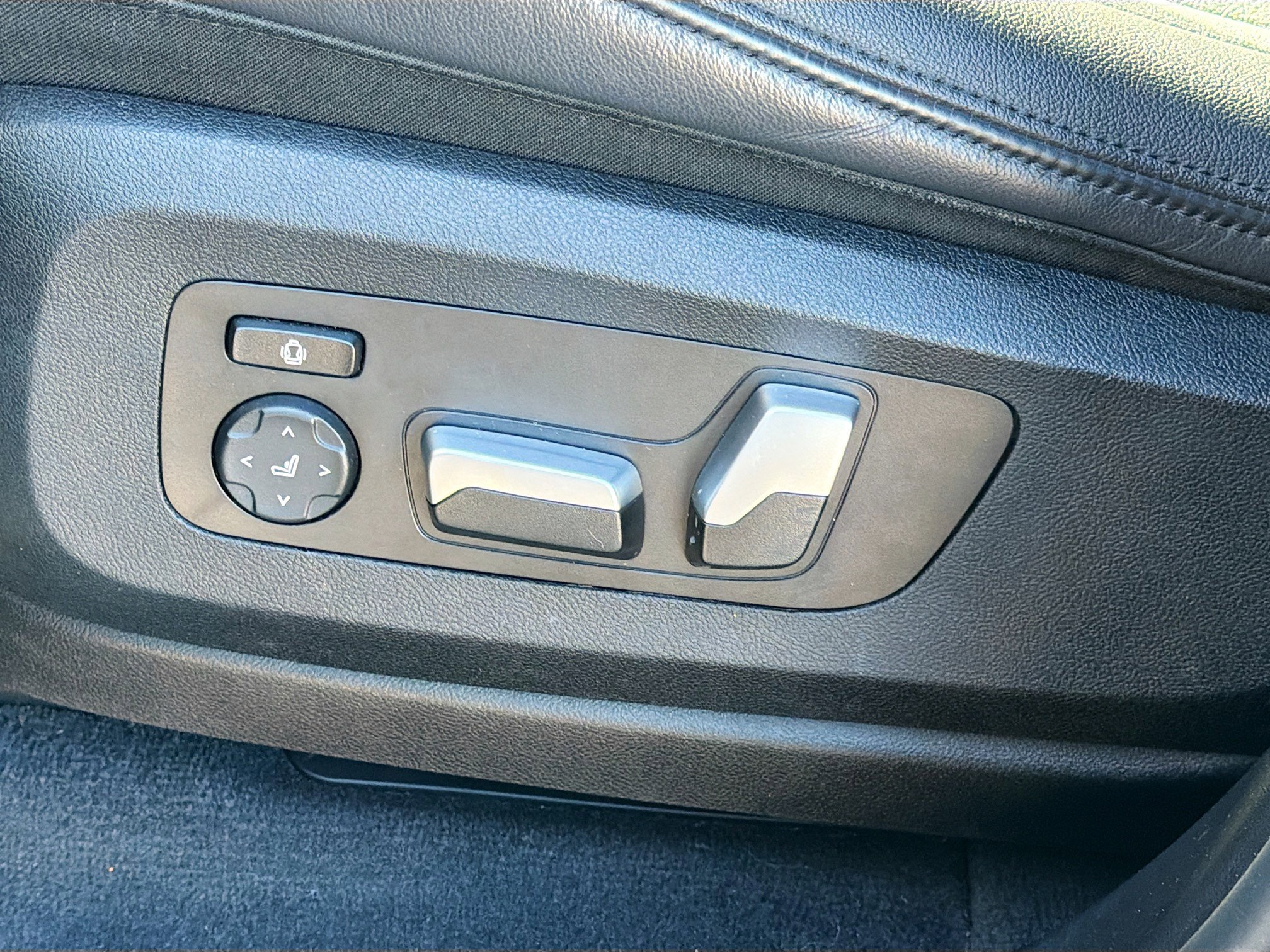 Used 2022 BMW X5 xDrive40i w/ Climate Comfort Package image 22