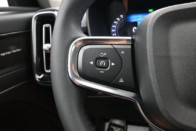 Used 2023 Volvo XC40 B5 Ultimate w/ Protection Package Premier AWD/4WD image 26