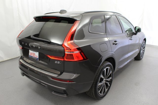 Used 2023 Volvo XC60 B5 Plus w/ Protection Package Premier AWD/4WD image 10
