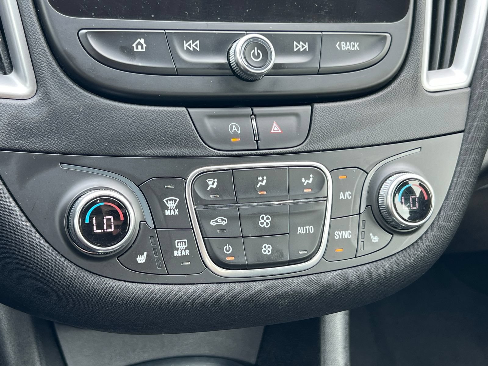 Used 2025 Chevrolet Malibu LT FWD image 22