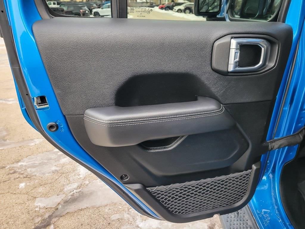 Used 2022 Jeep Wrangler Unlimited Sahara w/ Cold Weather Group image 18