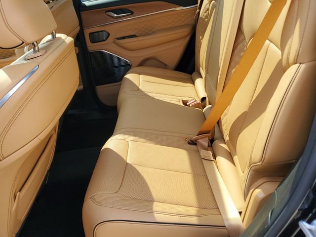 Used 2024 Jeep Grand Cherokee Summit image 28