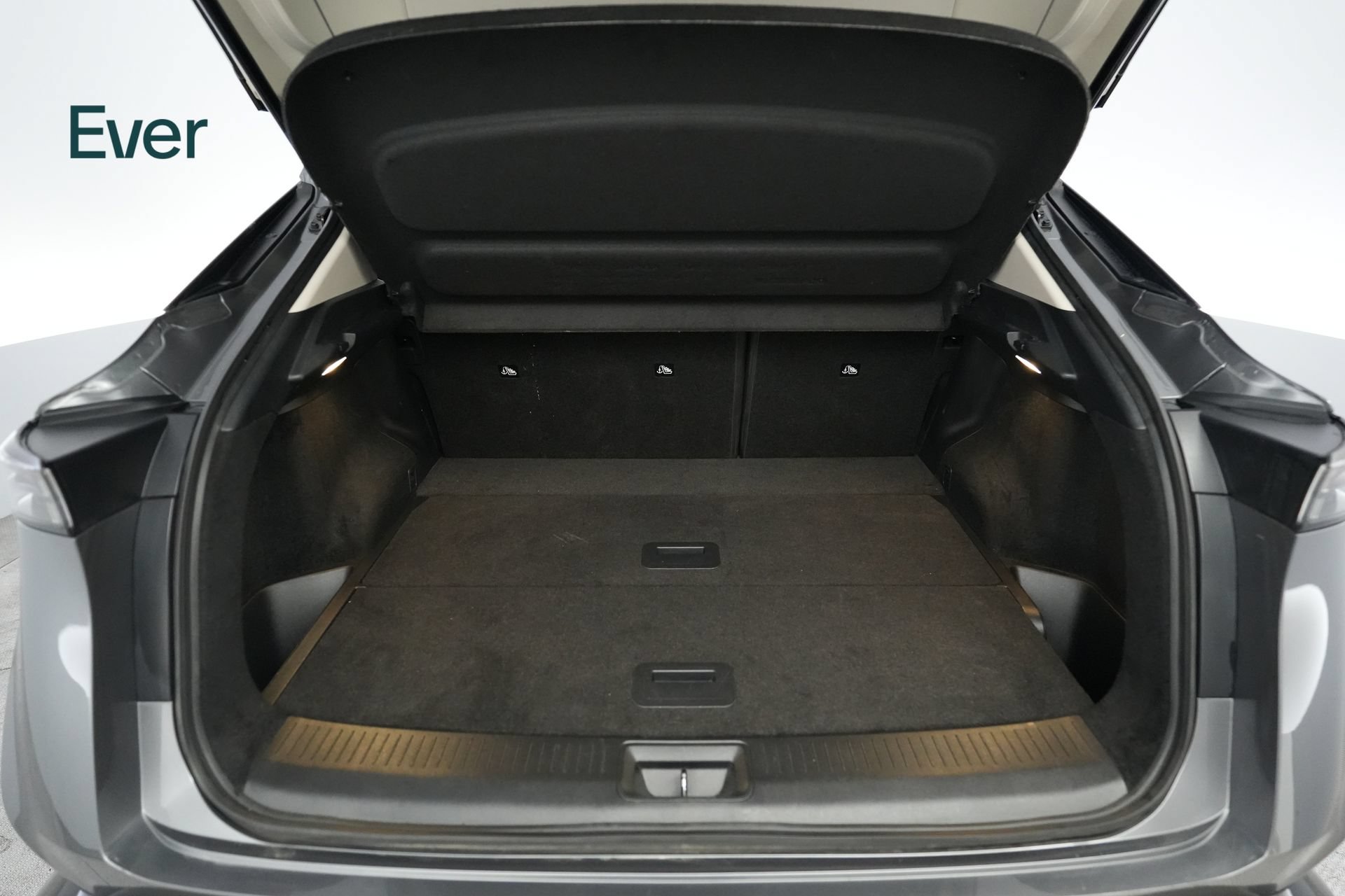 Used 2024 Nissan Ariya AWD image 8