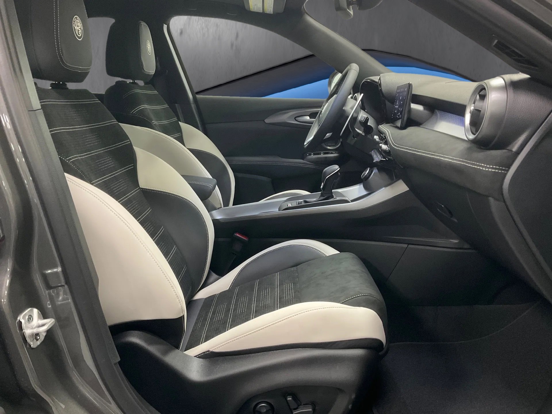 New 2026 Alfa Romeo Tonale image 11