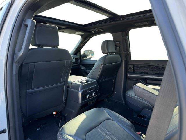 Used 2024 Ford Expedition Platinum RWD image 42