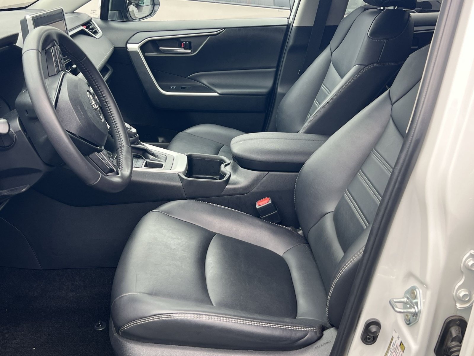 Used 2023 Toyota RAV4 XLE Premium AWD/4WD image 10