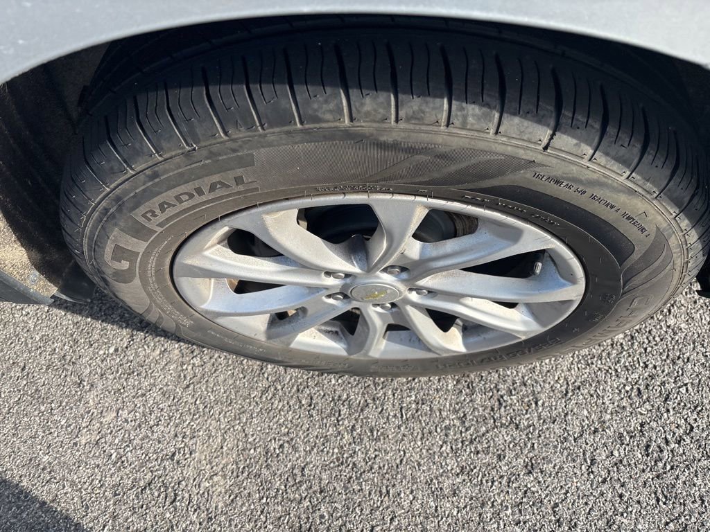 Used 2019 Chevrolet Equinox LS w/ LS Convenience Package image 8