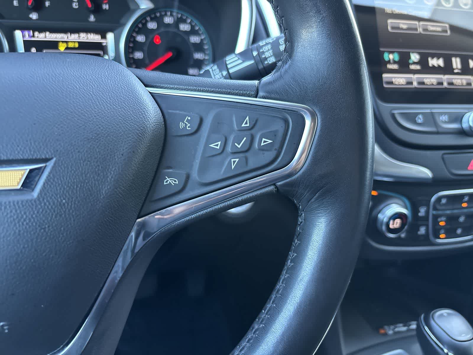 Used 2018 Chevrolet Equinox Premier FWD image 13