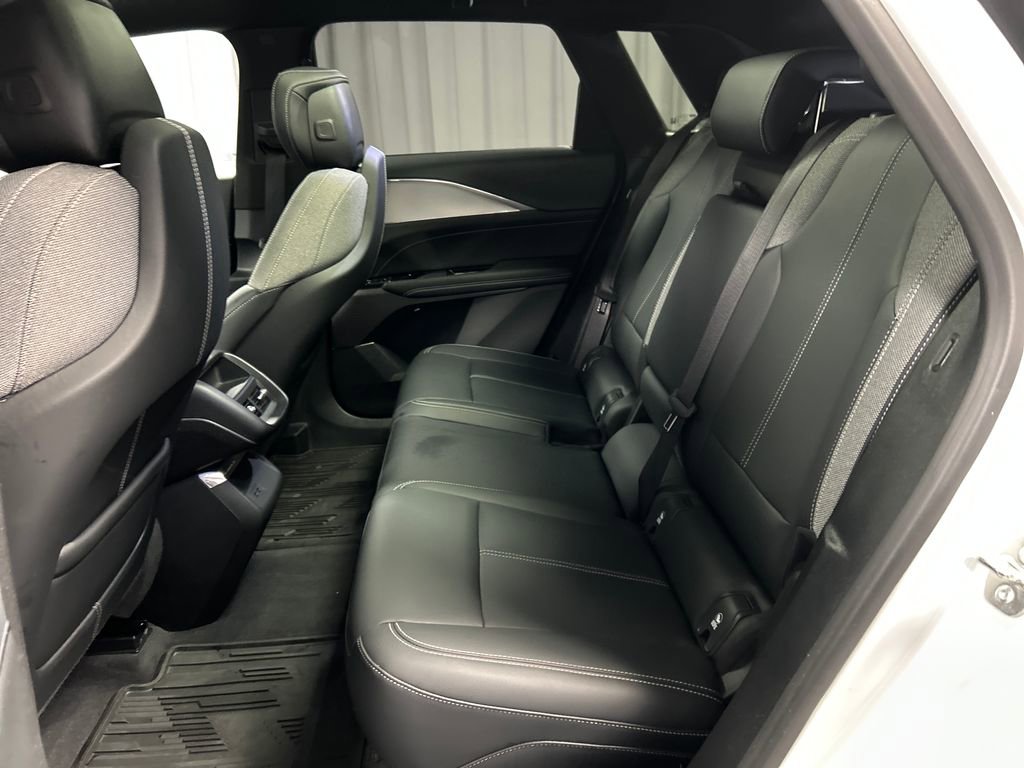 Used 2024 Cadillac Lyriq Tech image 24